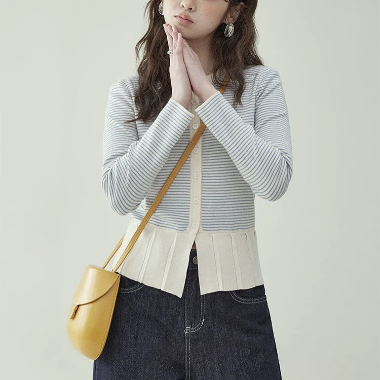 "North Island" multicolor striped pleated hem knitted sweater is a new, niche long-sleeved top for women in early spring Specification image