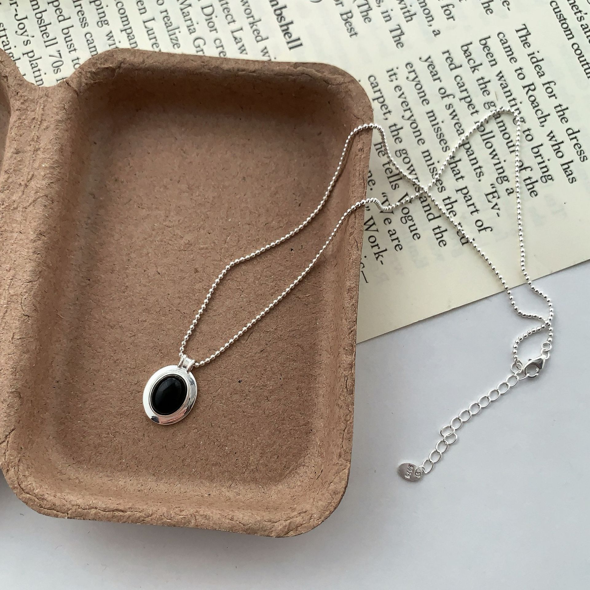 Autumn and Winter S925 sterling silver 11.15 French vintage retro style black agate oval necklace, women's Instagram cold style collarbone chain details Picture