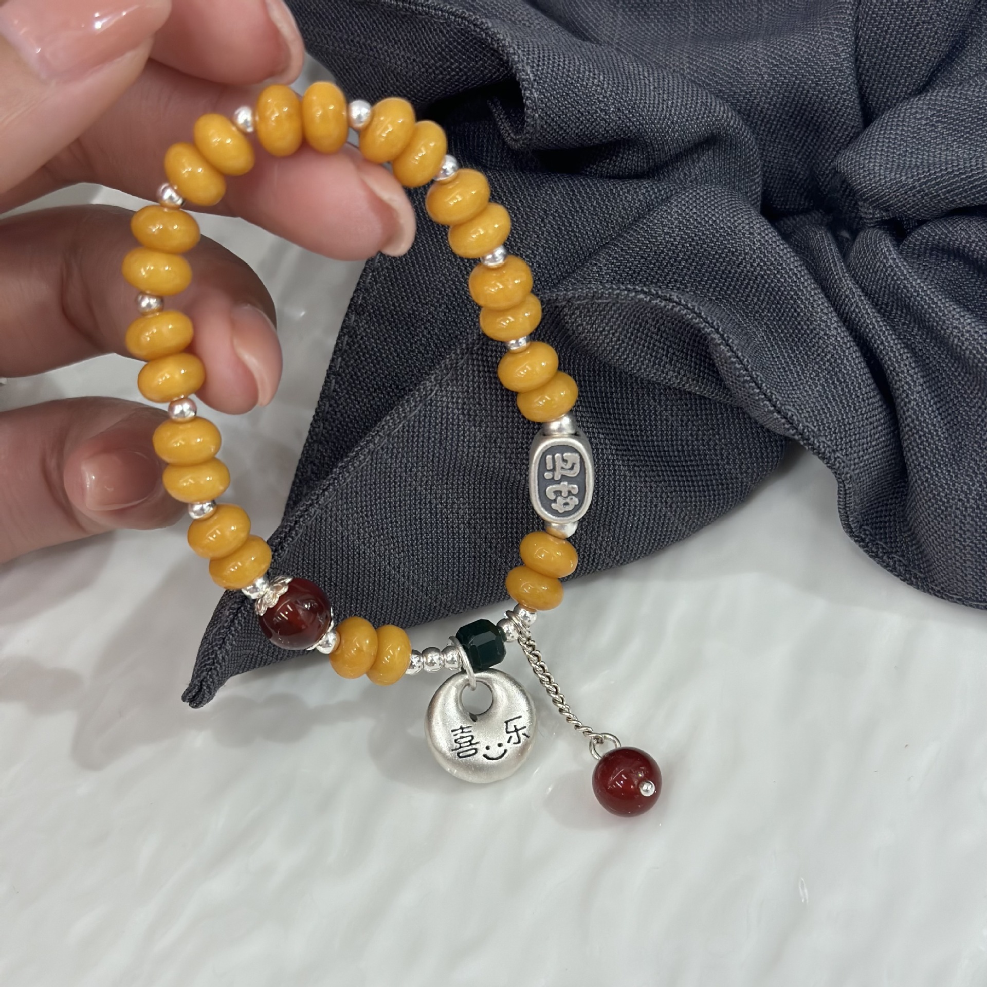 New Chinese-style S925 sterling silver Joyful Peace Buckle beeswax bracelet Item Picture
