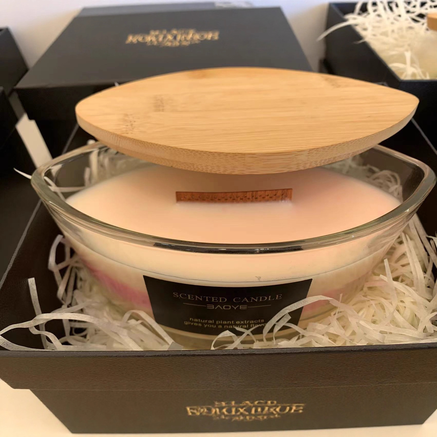 Yang Ji's same style boar-shaped scented candle, glass cup, double wooden core home decoration souvenir, elegant style, white voice, coast