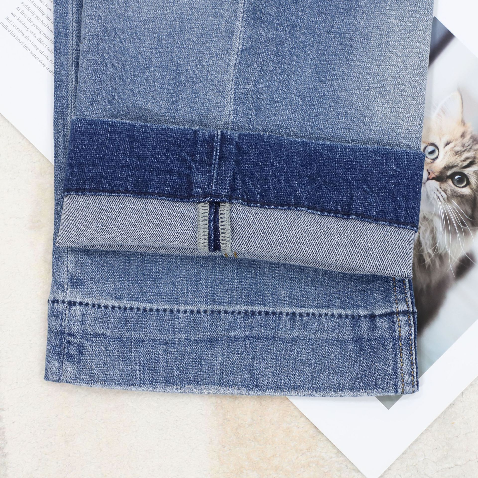 C brand straight-leg jeans for women, blue, versatile, fitted, high-waisted, flared nine-inch trousers for women 2026 early Spring Application Scenario