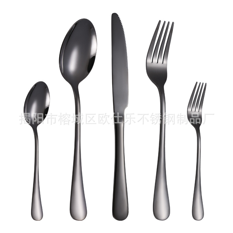 Cross-border supply 1010 stainless steel tableware four-piece set, tableware set, golden creative Western cuisine steak knife, fork and spoon Application Scenario