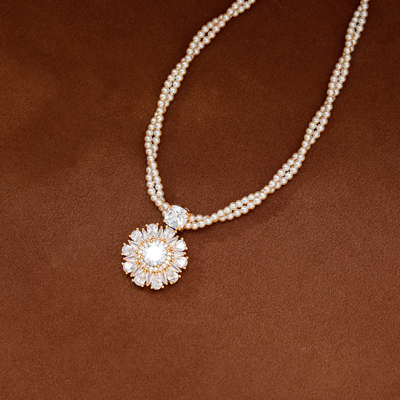 Double-layer pearl necklace, women's collarbone chain, live-streaming bestseller, fashionable, light luxury, super sparkling zircon pendant