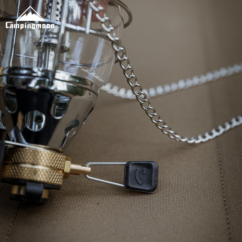 Koman T-4 outdoor camping lamp, medium-sized portable small lamp, campsite gas lamp, outdoor lighting lamp, tent lamp, household Application Scenario