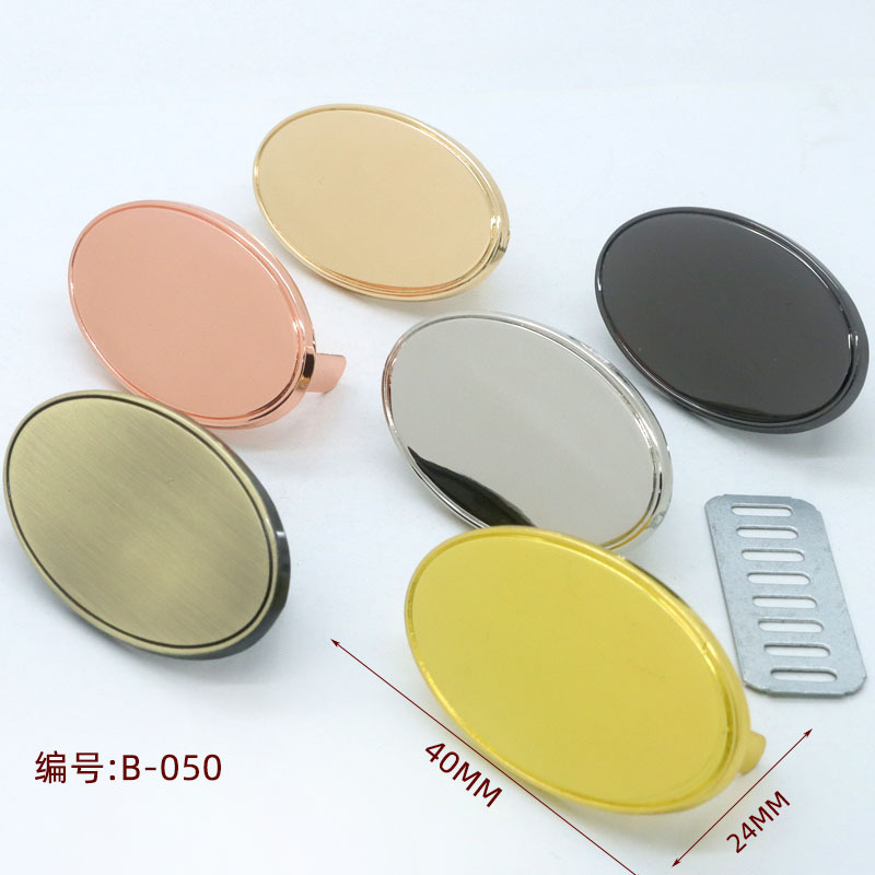 The bag features a blank metal label, an oval trademark, a heart-shaped circular logo, and can be laser-engraved with shipping marks details Picture
