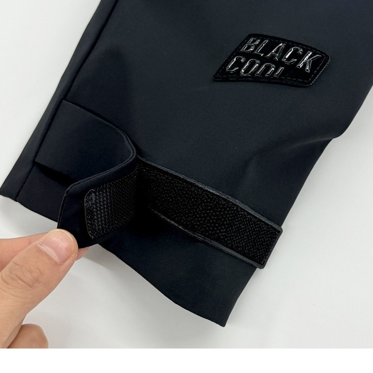 The new women's hooded windbreaker with three-proof outdoor sport top for spring collection in 2025 Application Scenario