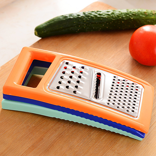 The multi-functional stainless steel vegetable cutter and household manual vegetable grater from Guangdong kitchen are practical and convenient Application Scenario