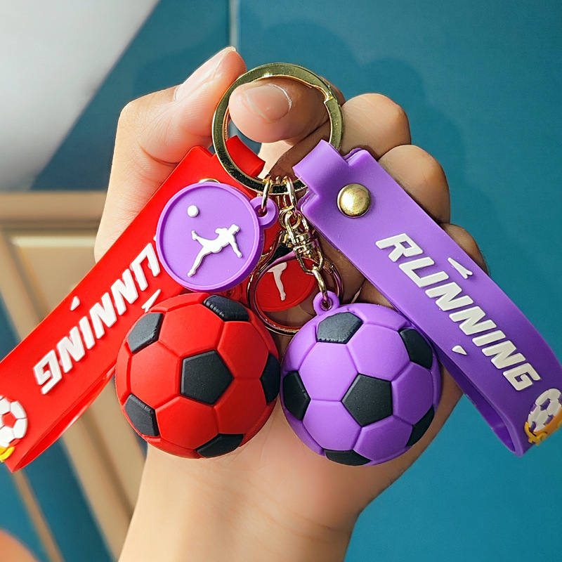 Wholesale of new creative football keychains, cute figurines, student schoolbag pendants, car key chains and football ornaments Application Scenario