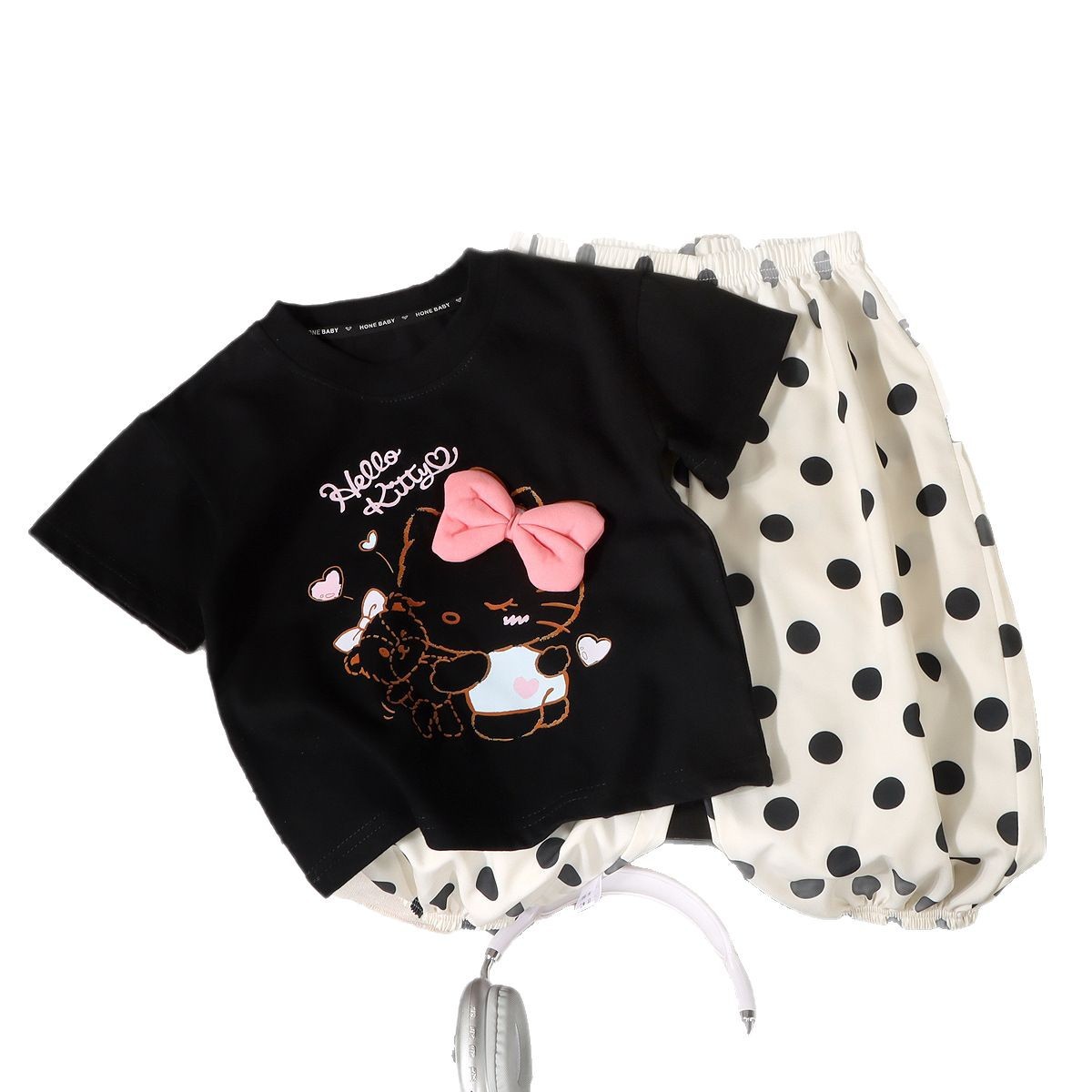 Children's summer short-sleeved set, girls' T-shirt, cartoon pure cotton polka dot pants, Korean version girls' sweet clothing wholesale a Item Picture