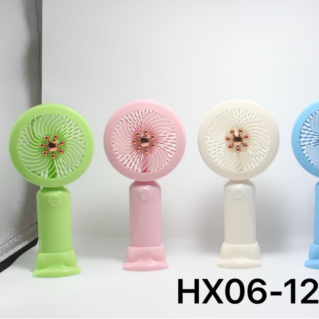وكان HXX06-12 مزود بحاجز رسوم متحركة من طراز HXX06-12 يحمله طالب صيفي يحمل طراز USB مزود بمروحة الدب details Picture
