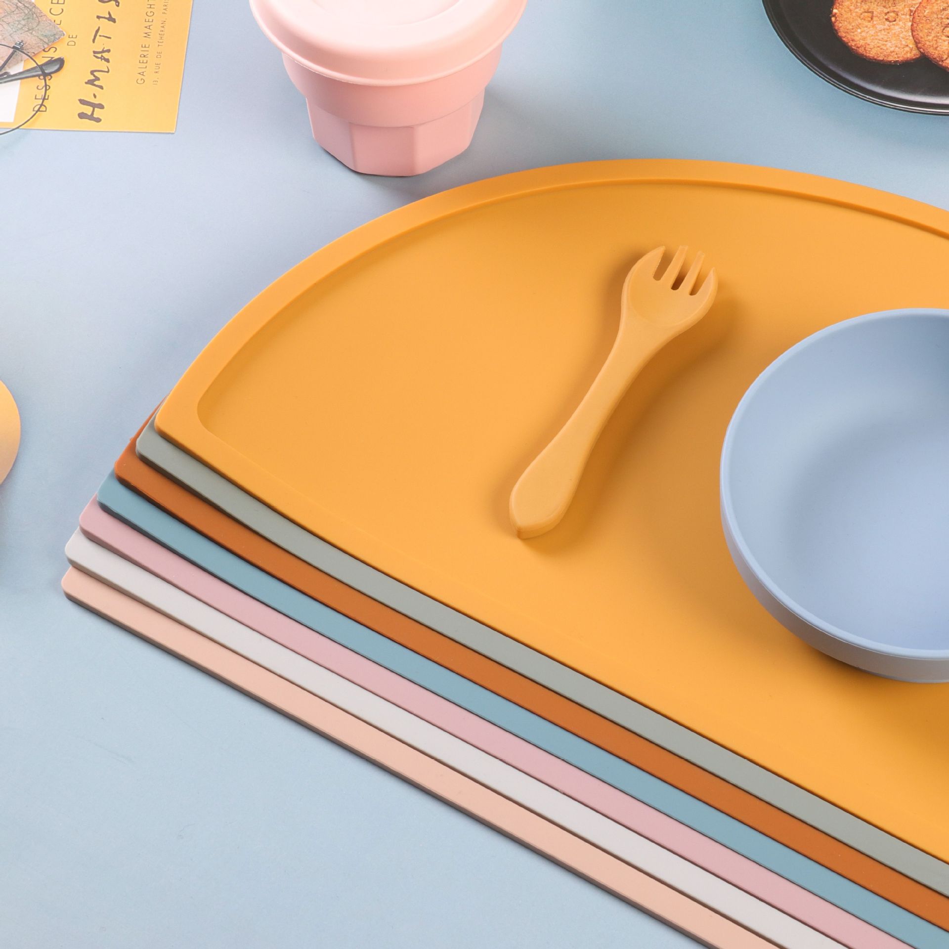 Wholesale of new Western-style placemats, multi-functional children's semi-circular silicone placemats, waterproof and heat-insulating student table MATS full figure