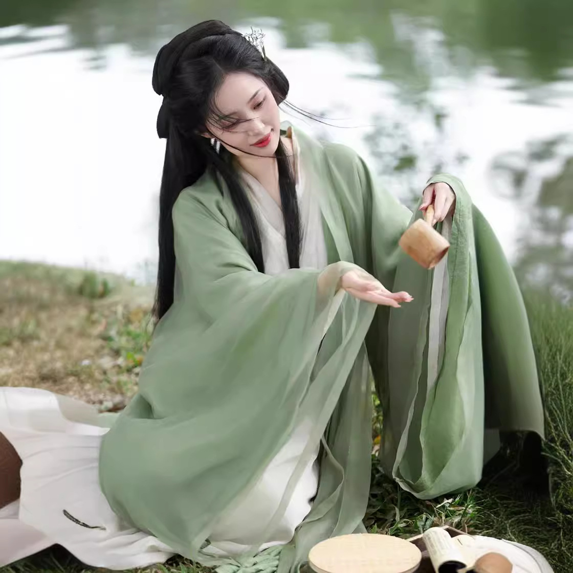 Green women's costume with a Wei and Jin Dynasty style, wide-sleeved and flowing fairy dress, petite Chinese style improved blouse and skirt, ancient-style women's clothing, Hanfu