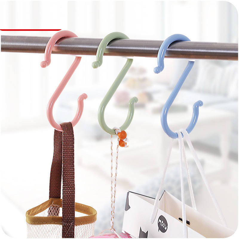 Plastic S-shaped door, small hook behind, kitchen hook, creative bathroom nail free hook, wardrobe, clothes S-hook, street stall