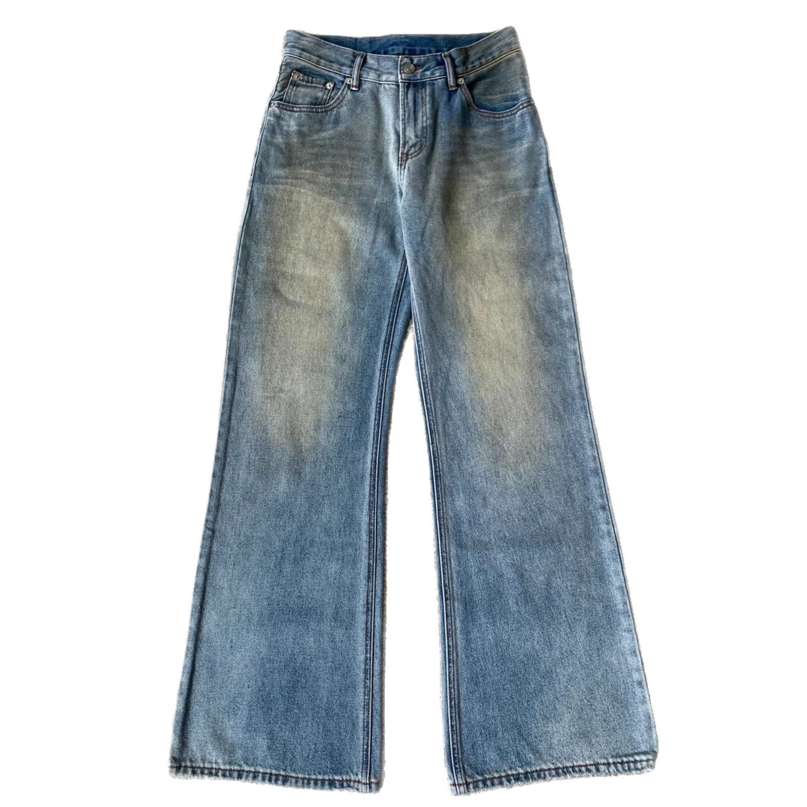 The new loose, slightly flared jeans for early spring are a perfect match for women with a high waist, which can lift the buttocks and make them look slimmer Item Picture