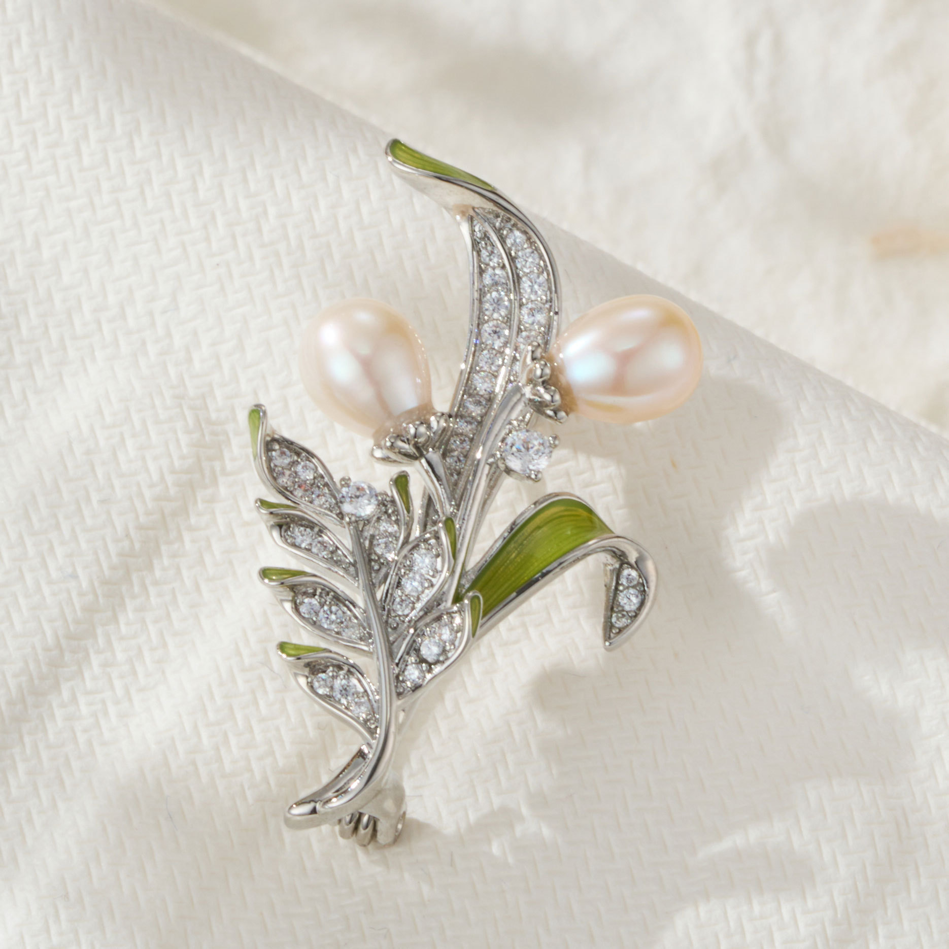 Broche freshness muguet francés aleación de cobre micro incrustado zirconio esmalte gotas de aceite perla de agua dulce premium sense mujer pin