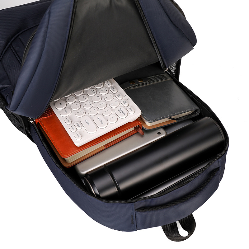 双肩背包实物图