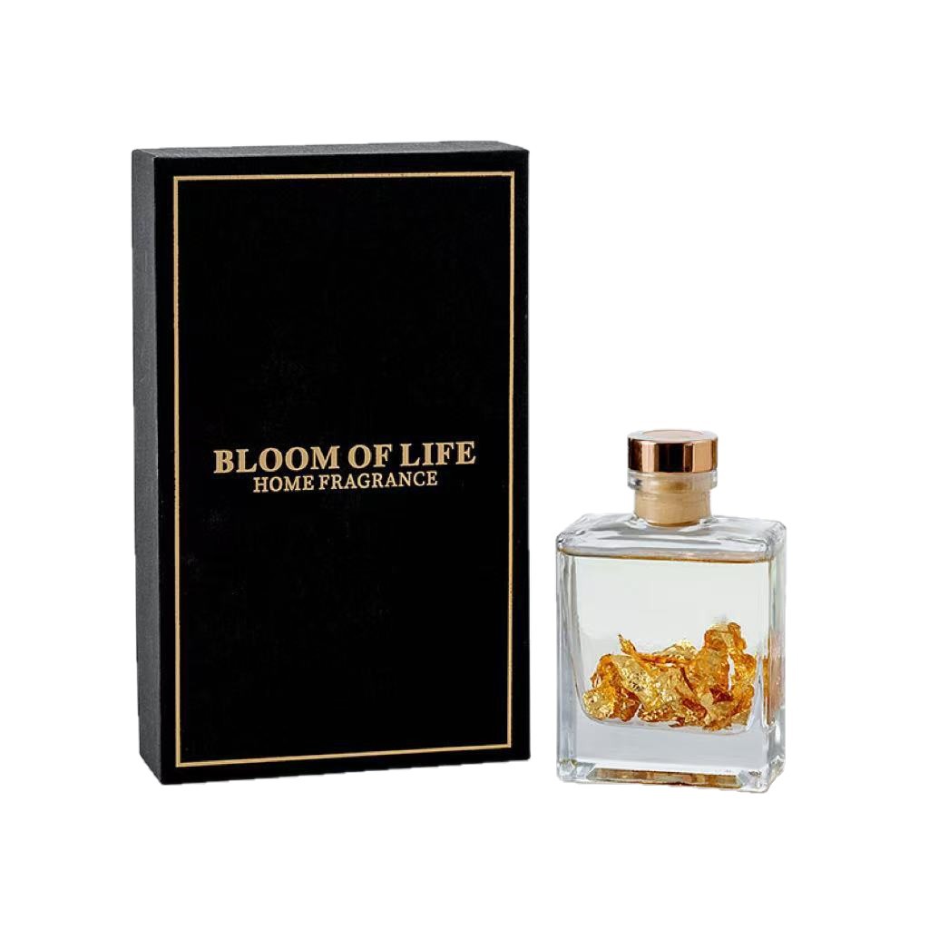 玻璃瓶/六角六棱玻璃瓶/香水瓶/软木塞玻璃罐/木塞玻璃罐白底实物图