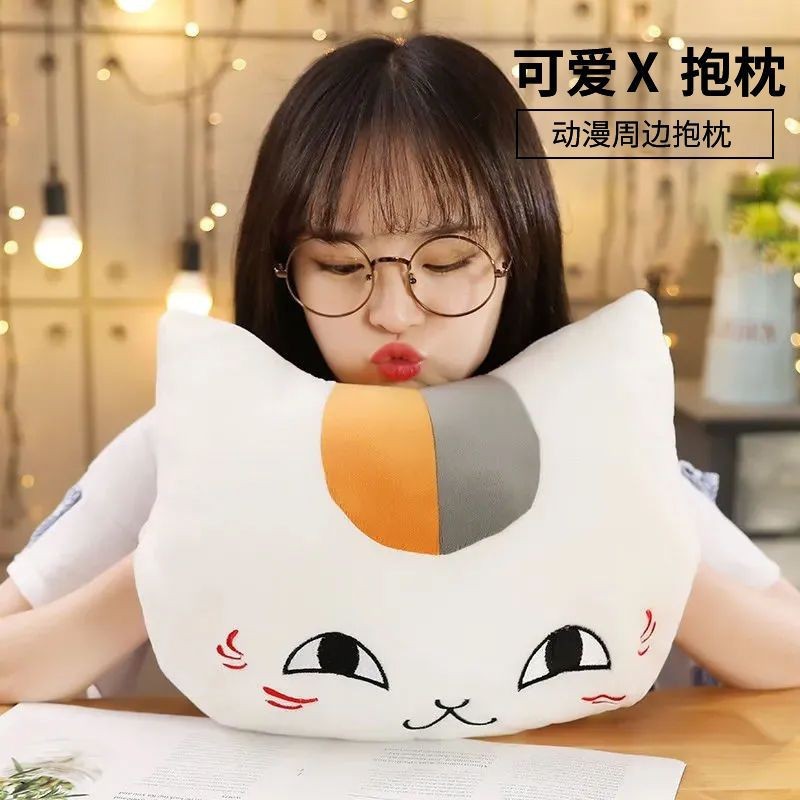 The three-in-one cat teacher warms hands, holds the pillow, takes a nap in the office, leans on Natsume's friend's book, and the cat doll is so cute Specification image