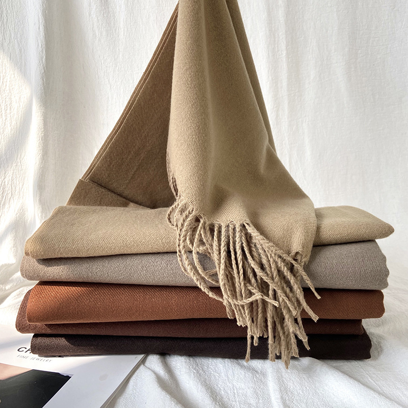 One-piece delivery of new autumn and winter solid-color scarves, Japanese and Korean imitation cashmere scarves, women's high-end warm shawls, Chinese red year-end party scarves, wholesale from street stalls