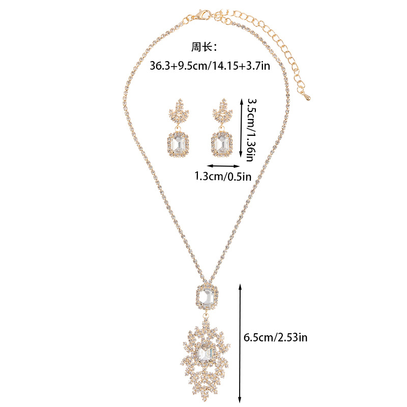 Cross-border supply square water diamond snowflake-shaped necklace + earrings two-piece elegant and refined jewelry set, European and American bride wedding dress accessories and ornaments Item Picture