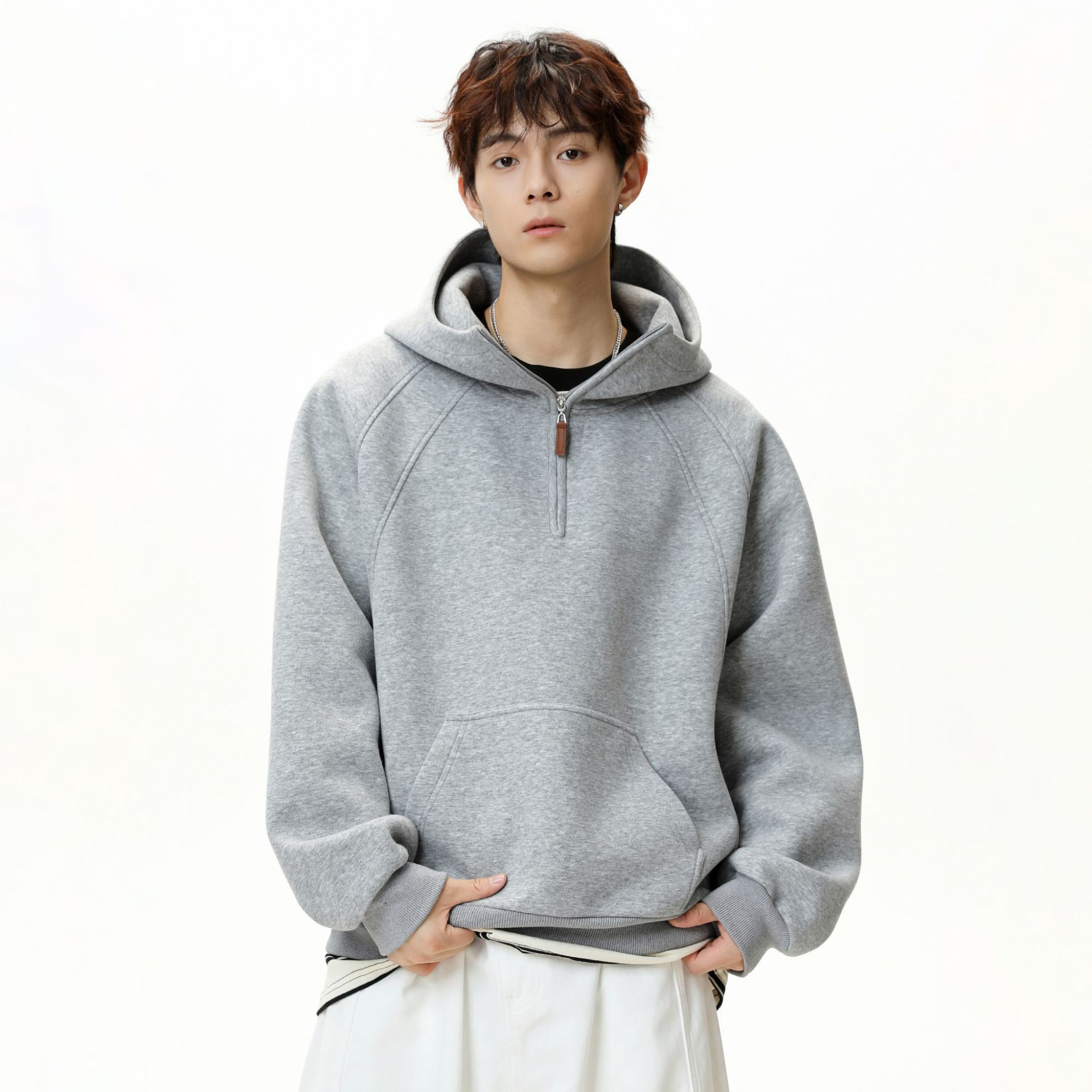 The new men's autumn and winter collection of the three-dimensional split semi-zipper hooded sweatshirt features a thickened semi-high collar with shoulder sleeves
