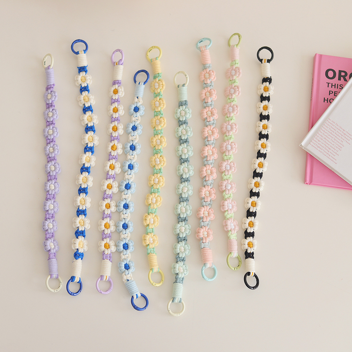 Cross-border Daisy flower keychain mobile phone chain, candy-colored cute water bottle, coffee cup with pendant chain, mobile phone lanyard for women