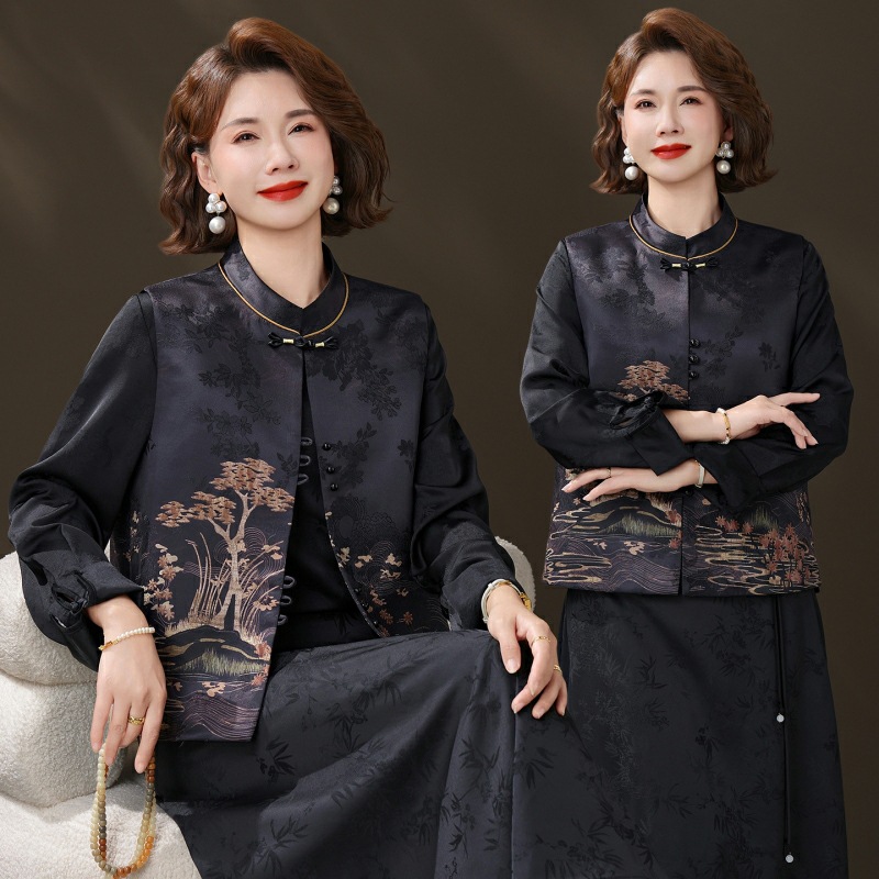 The 2026 new spring vest for middle-aged mothers with a national trend style, featuring a round-neck casual Tang suit for middle-aged and elderly women Specification image