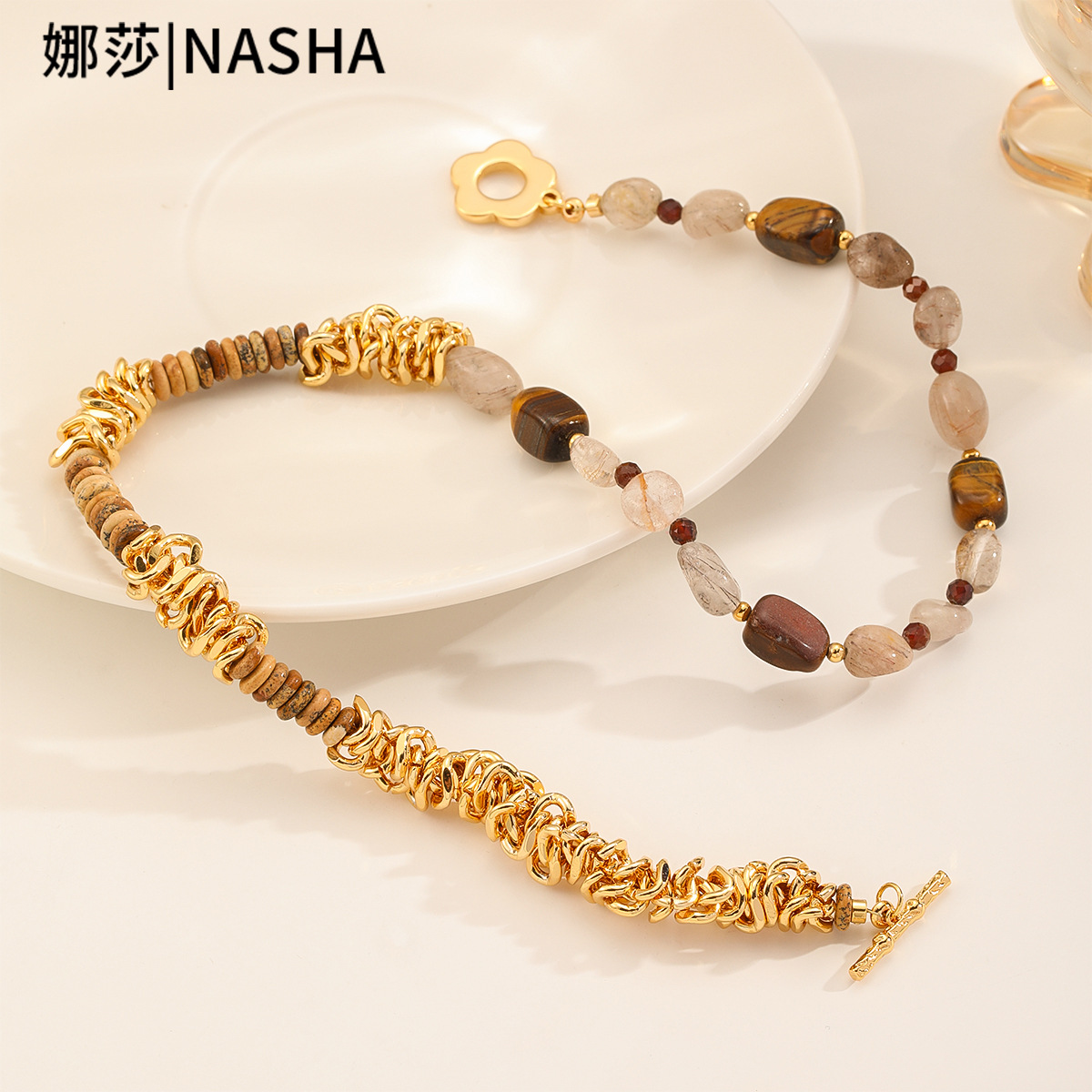 Nasha Cross-border Exclusive Tiger's Eye natural Stone amber-like metal spliced beaded necklace, women's light luxury niche collarbone chain Application Scenario