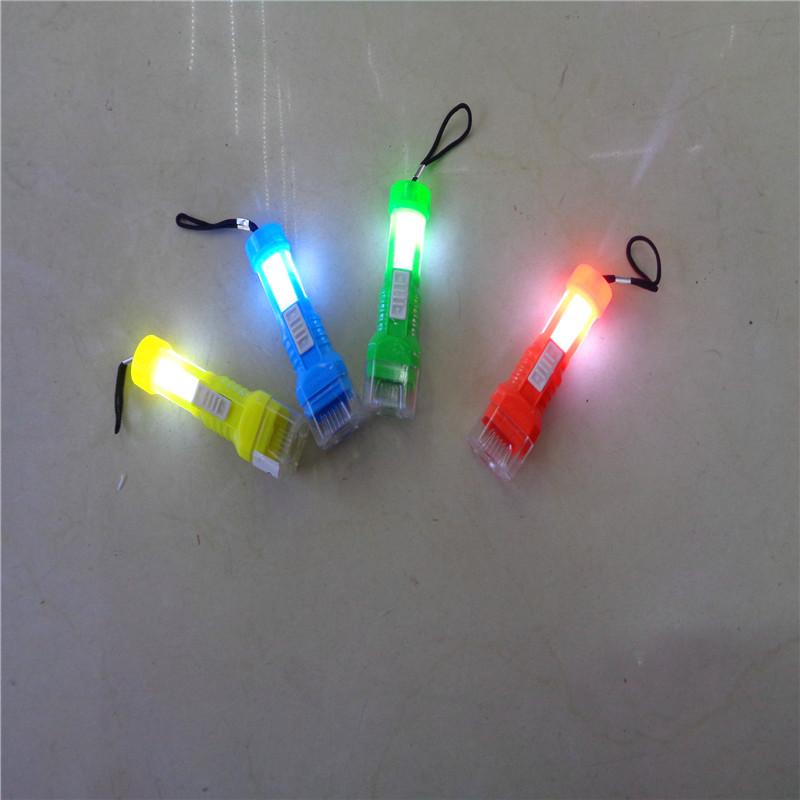 Toy 5AF dual-light flashlight, creative LED keychain, night light, street stall supply, factory direct sales Specification image