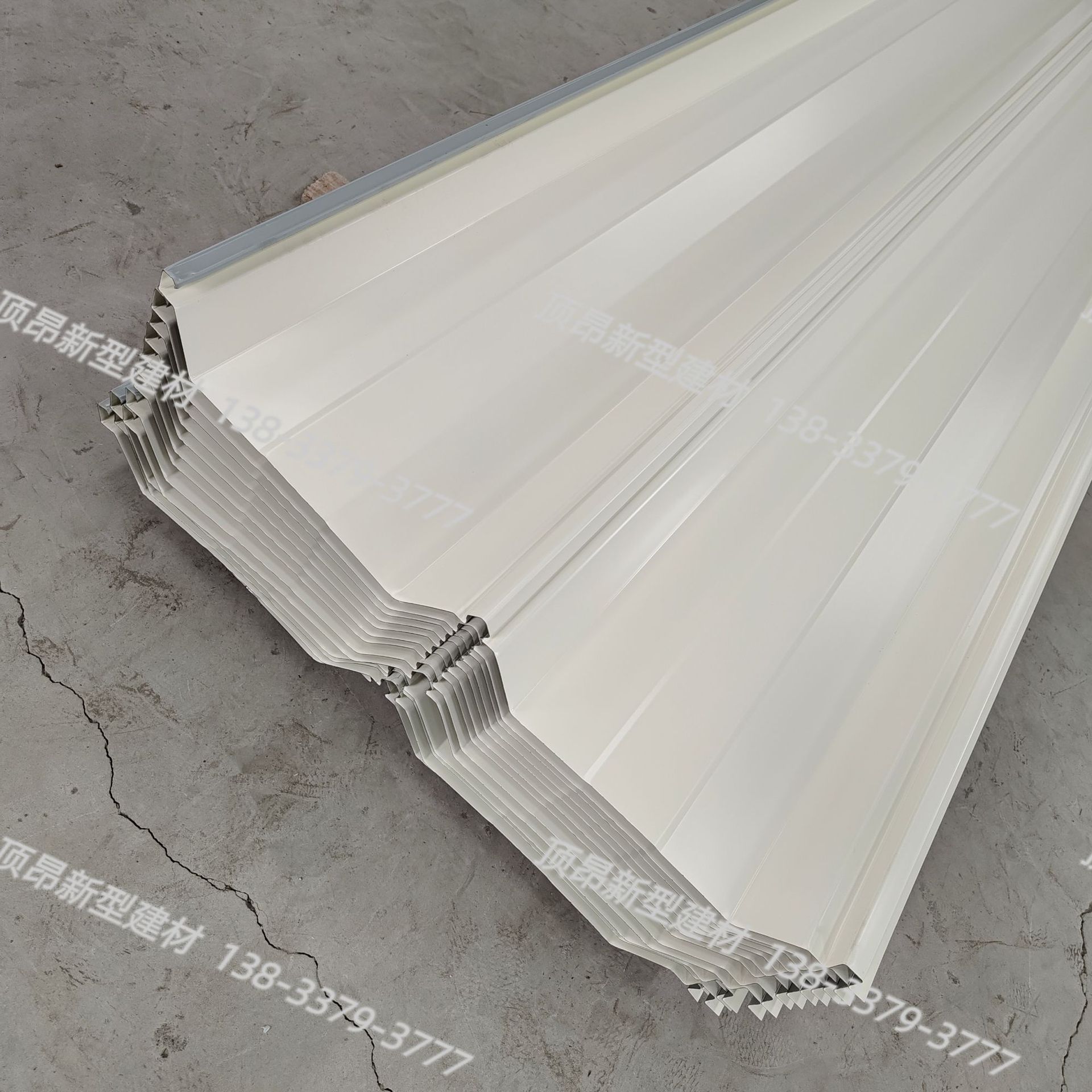 彩钢瓦配件/彩钢瓦瓦片/建材/彩钢瓦铝细节图