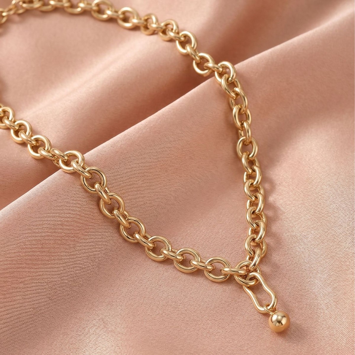 Copper gold-plated chain light ball necklace, smooth pendant, European and American women's design sense dressing necklace wholesale cross-border accessories details Picture