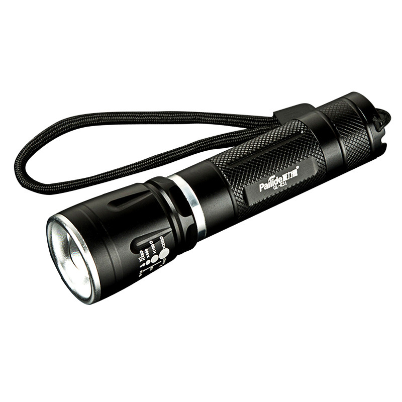 派力德强光手电筒可伸缩便携铝合金led照明电筒户外探险防水手电白底实物图