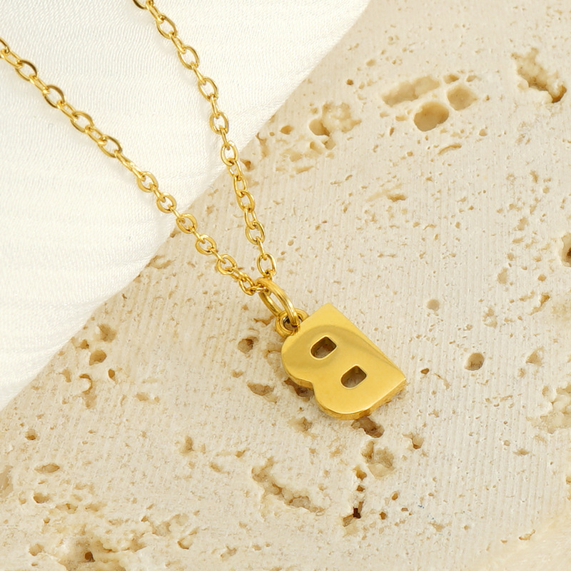 Cross-border European and American stainless steel fashion 26 English diamond-encrusted small letter necklace, simple and versatile collarbone chain in stock for women Specification image