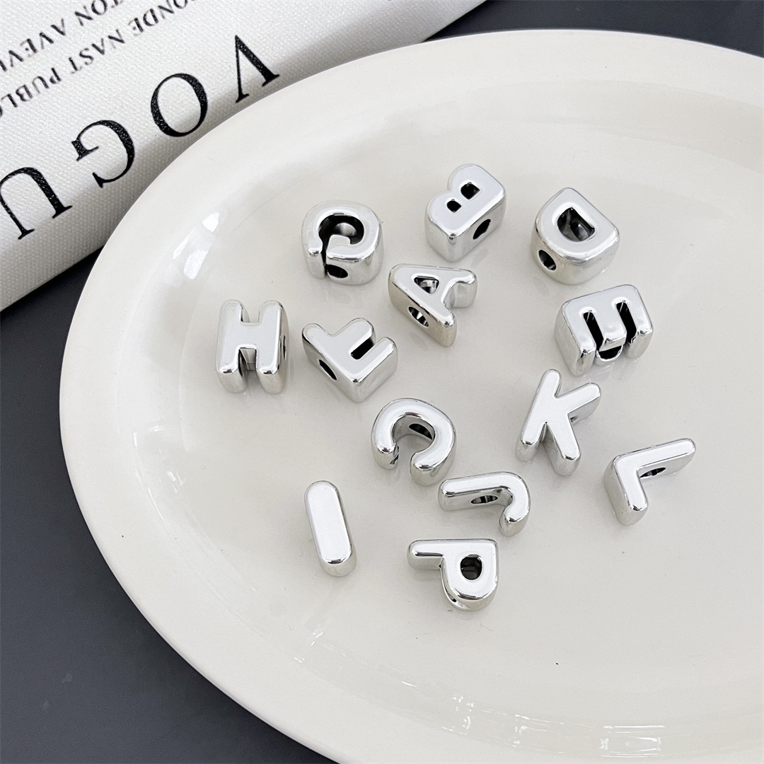 diy acrylic silver large-hole letter beads jewelry accessory package, hanging mobile phone chain accessory, stringing beads, scattering beads Application Scenario