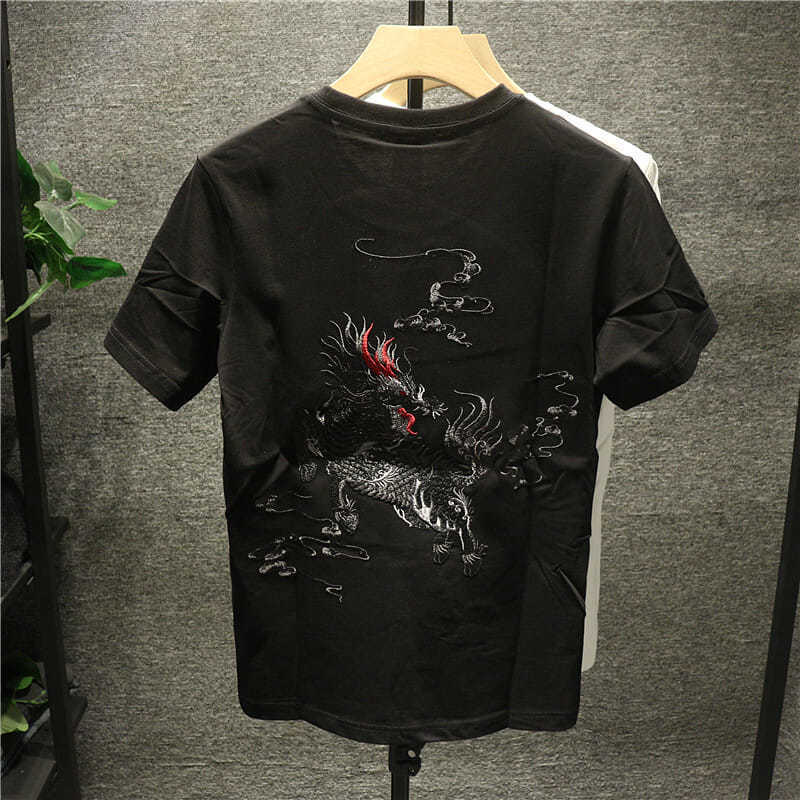 This men's loose, large-sized half-sleeved and short-sleeved T-shirt with Chinese style embroidery features a retro design that is casual and versatile Application Scenario