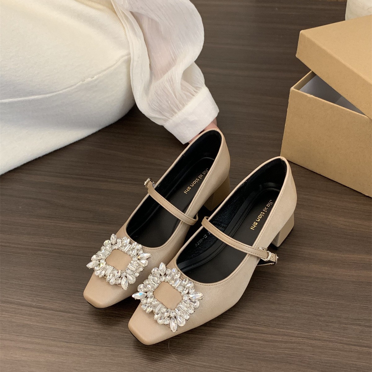 Mary Jane High Heels for Spring and Autumn, French chunk-heeled single shoes, women's rhinestone silver evening style commuting new style 2025 Item Picture