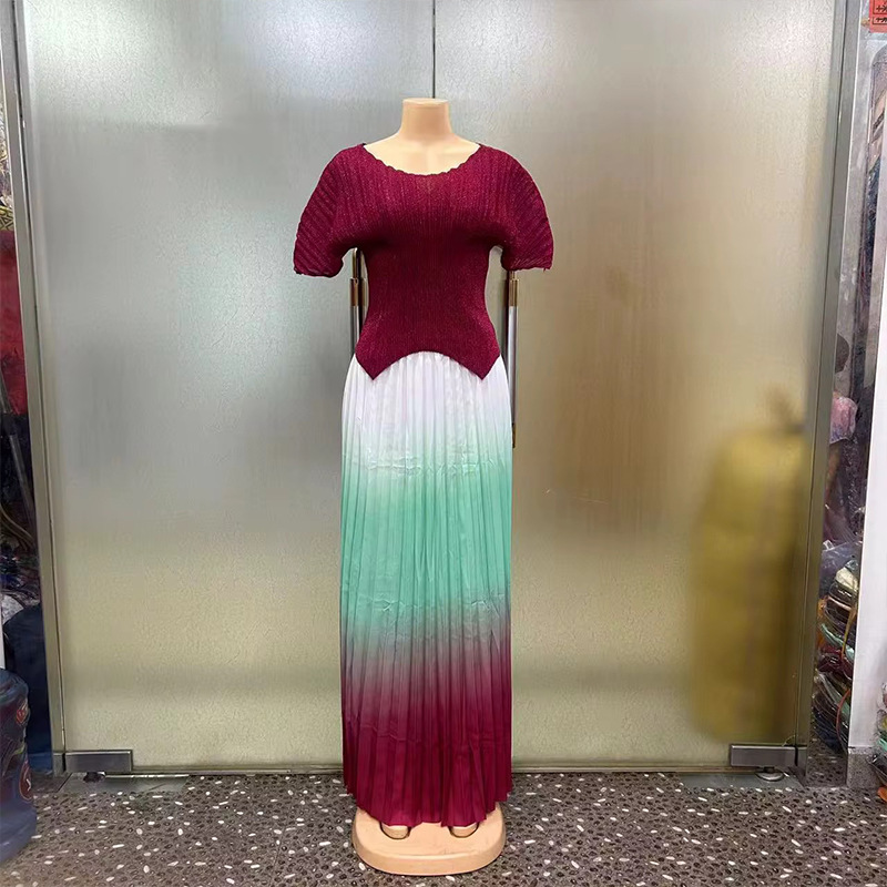 Cross-border Foreign Trade 2025 Fashionable and Elegant EU Women's Clothing Two-piece Set, Pleated Spring/Summer puffed sleeve plus-size women's Clothing set Application Scenario