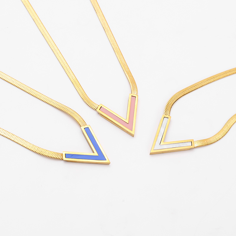 A sexy V-shaped pendant, flat snake chain necklace, retro and unique stainless steel 18K plated jewelry for women, a cross-border bestseller from Europe and America Specification image