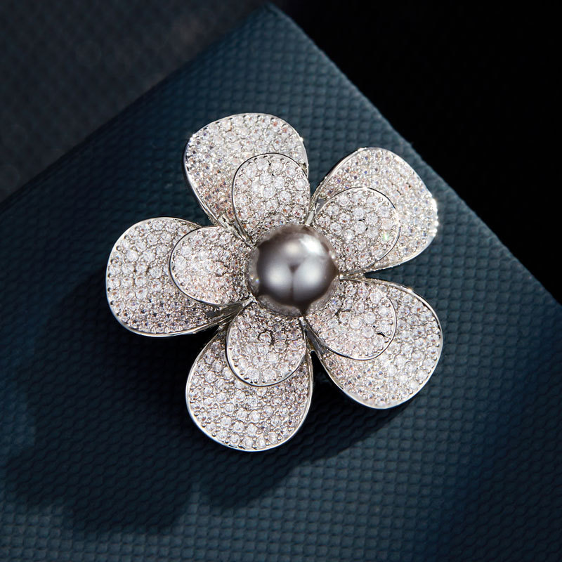 Francés retro micro broche de flor con circonio aleación de cobre chapado de oro real estilo explosivo estéreo doble capa premium sense pin