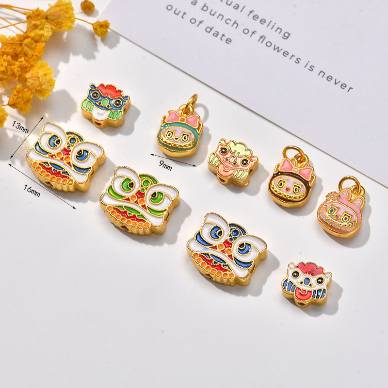 Wholesale of DIY handcrafted jewelry accessories for cute cartoon lion dance head through-hole bracelets and beads in sand gold color preservation Application Scenario
