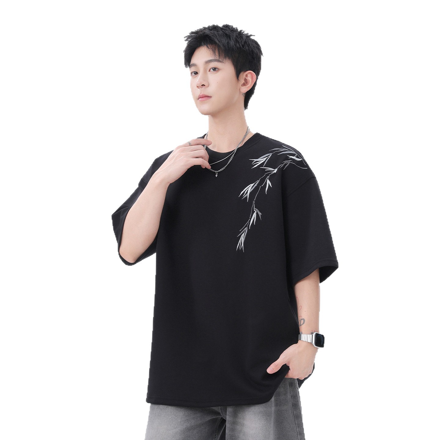 2026 New Chinese-style summer thin short-sleeved men's T-shirt with embroidery, loose and casual half-sleeved men's round-neck top Item Picture