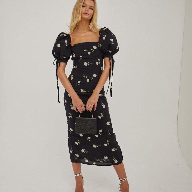 法式女装2025夏季新款度假风连衣裙碎花泡泡袖一字领修身时尚长裙