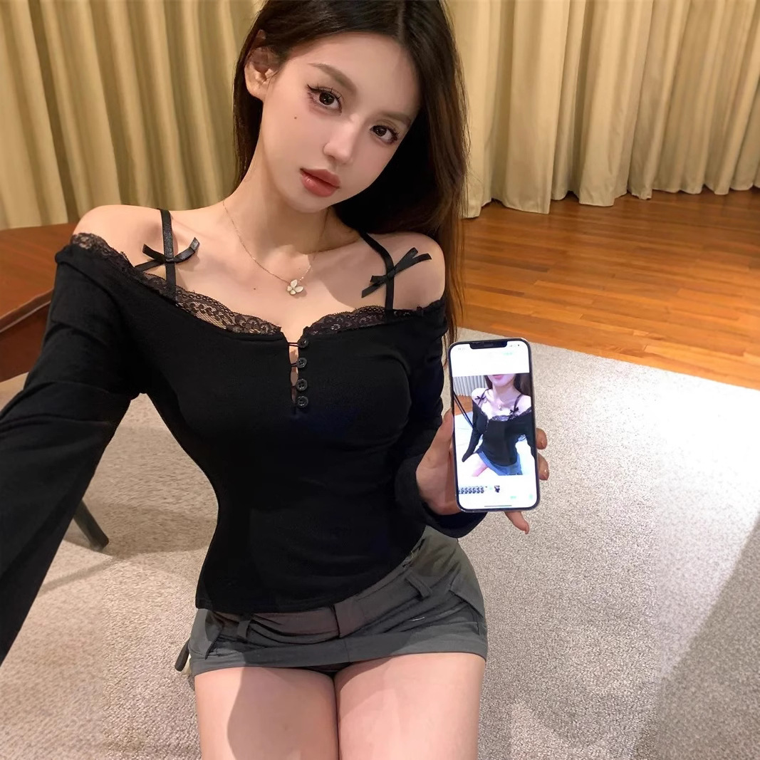 Purely sensual and sexy faux two-piece lace patchwork T-shirt for women 2026 early autumn design sense Fitted long-sleeved base layer top U Application Scenario