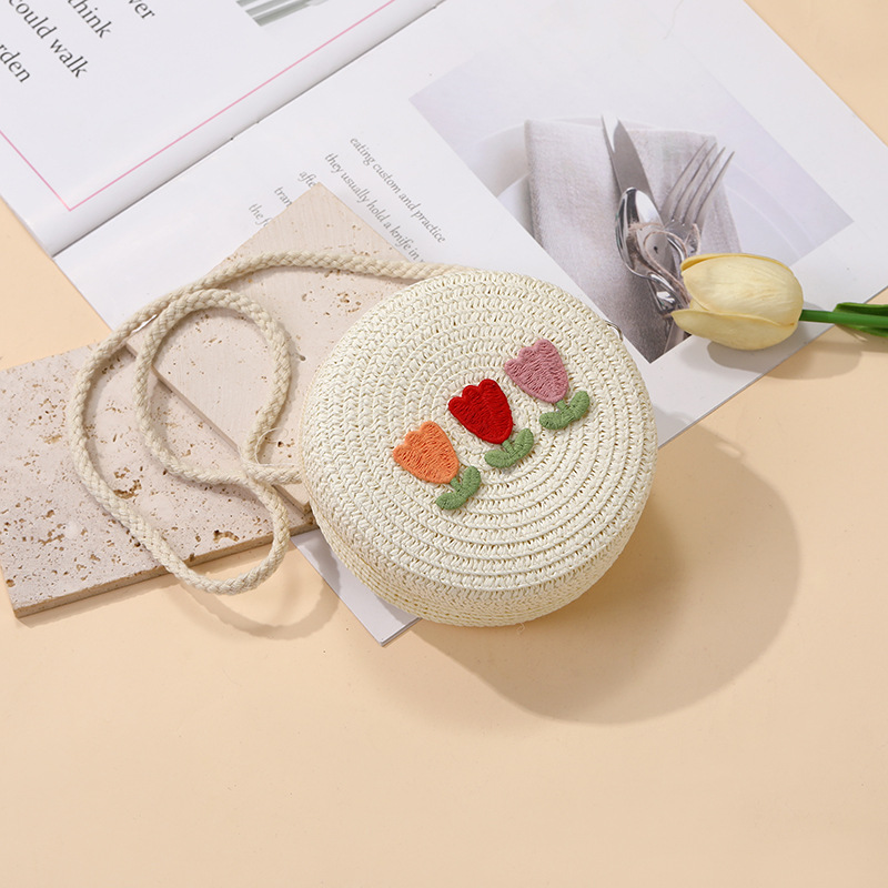 La espalda de verano del mar tejido niños bolsa mujer versátil cute niña tulipán hierba tejido bolsa vacaciones viento Application Scenario