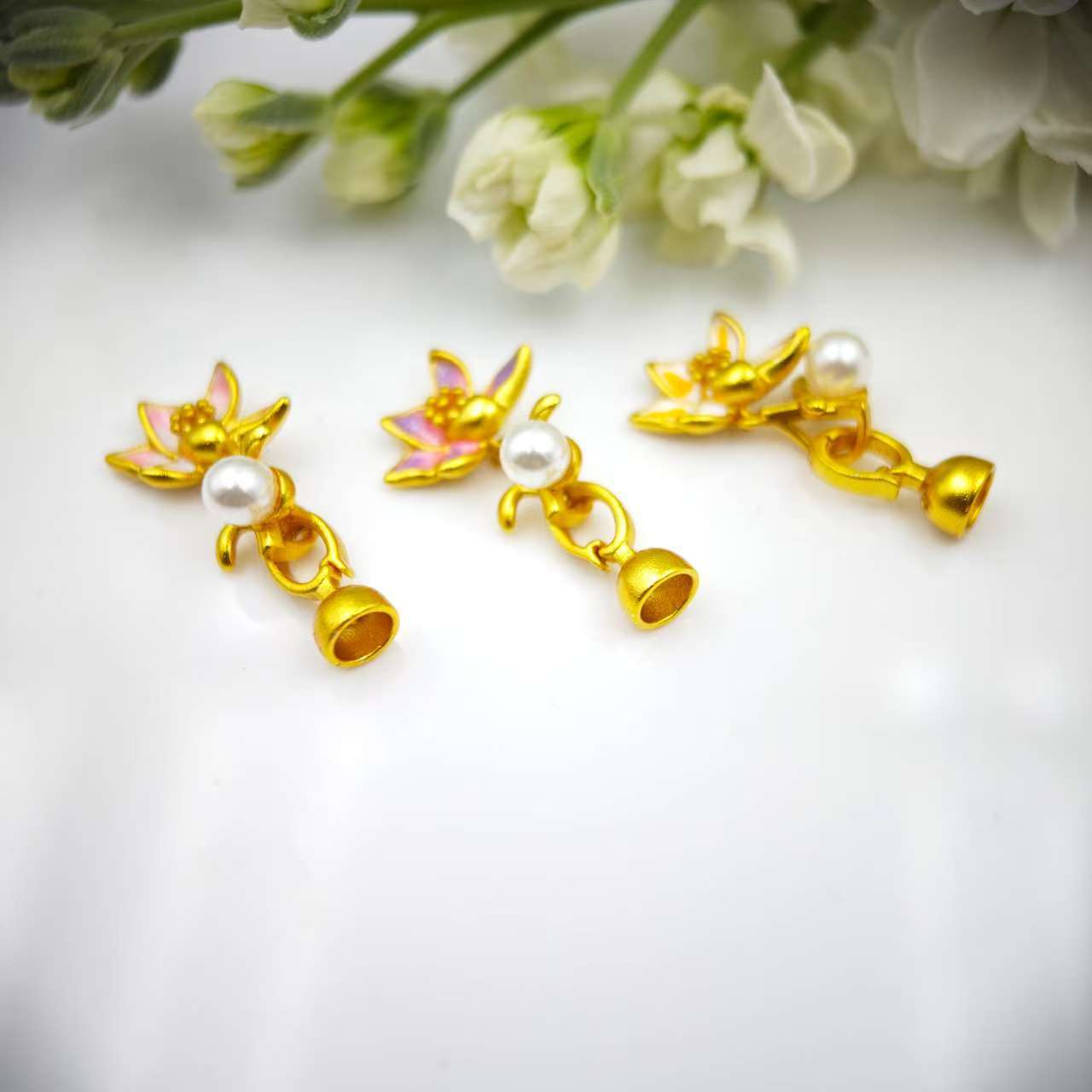 Ancient-style gold pearl necklace buckle, natural pearl oil painting style water lily end buckle, connecting buckle, mother-and-child buckle, sweater chain di Specification image