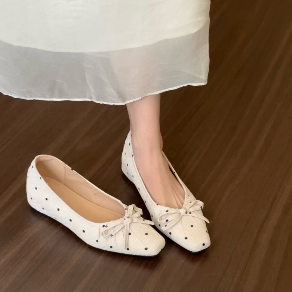 Insole height-increasing square toe white polka dot single women's shoes 2026 new spring French bow gentle evening shoes details Picture