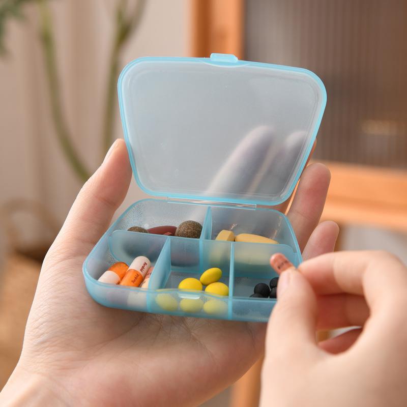 The new 5-compartment small medicine box, pill box, portable tablet packaging and storage box, shaker cup accessory can be printed with logo Application Scenario