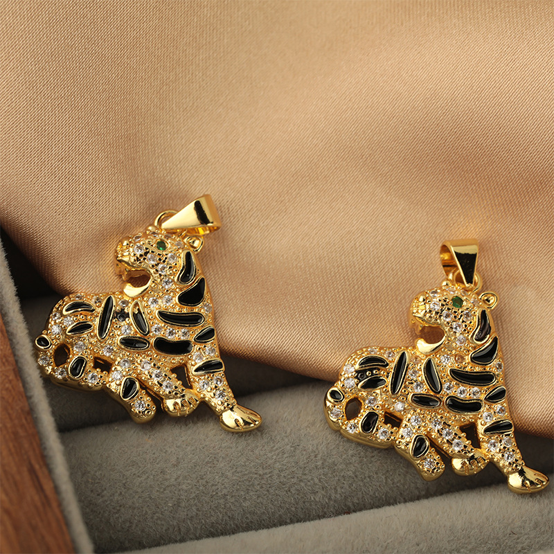 合金字母/流苏/仿玉小提溜/沙金材料/edc产品图