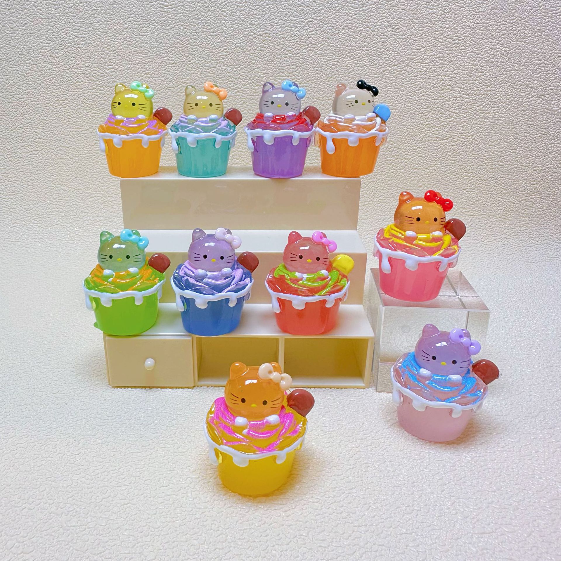 夜光KT甜筒 diy饰品树脂配件车摆件钥匙扣潮玩批发创意萌粒卡通