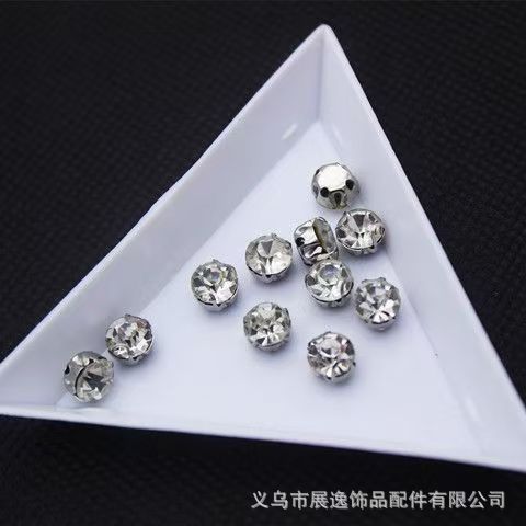 White hand-sewn diamonds, double ears, ear claws, beads, water diamonds, scratch-resistant clothes, wedding gowns, evening gowns, shoes, applied-on diamonds, and repair diamonds Application Scenario